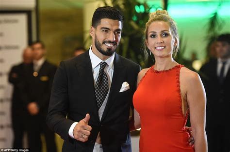 who is luis suarez wife